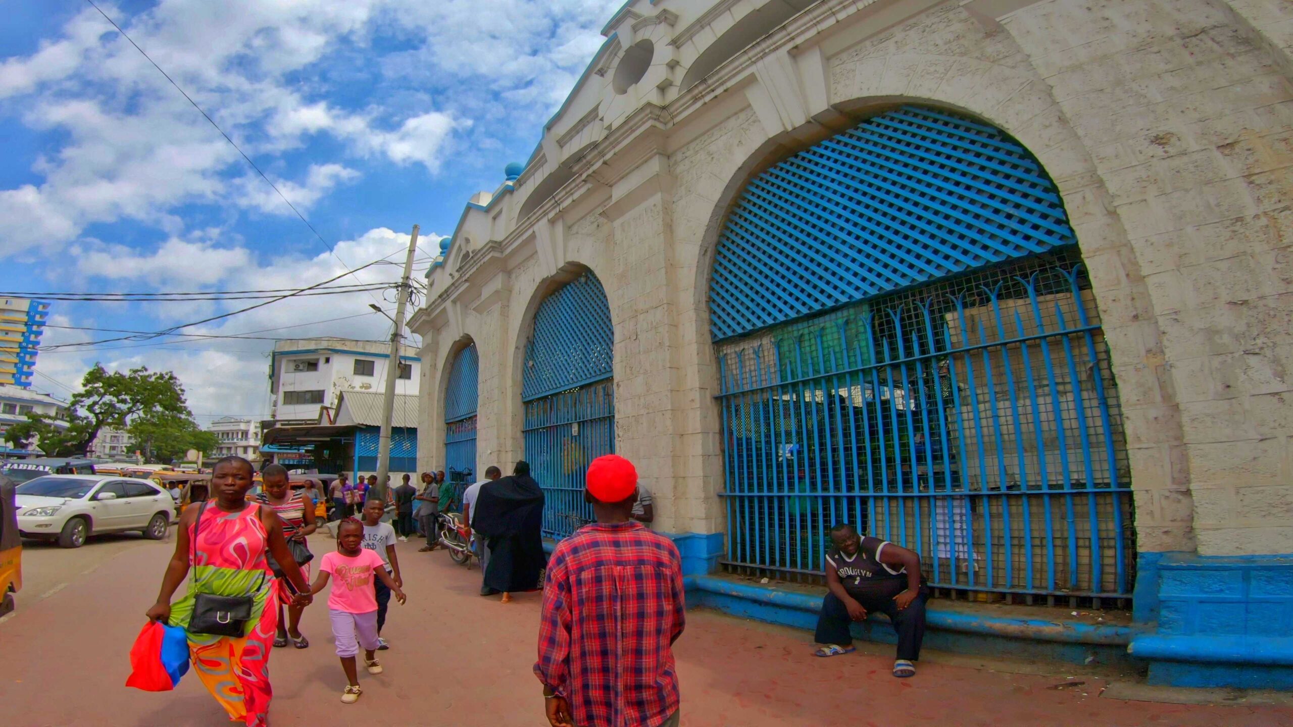 The front entrance of markiti market